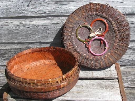old antique wicker sewing baskets, graduated sizes round basket lot