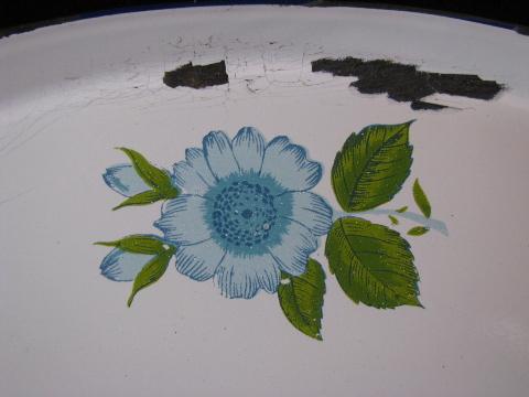 old enamelware vegetable bowl, sky blue flowers, Monterrey - Mexico