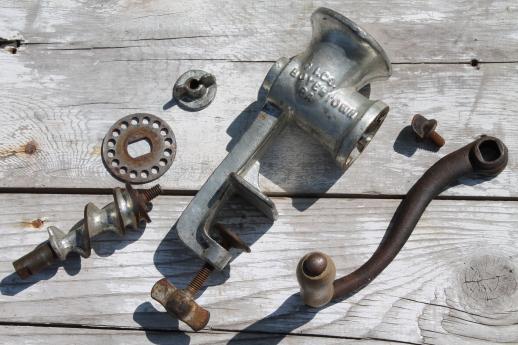 https://laurelleaffarm.com/item-photos/old-food-chopper-meat-grinder-lot-Universal-Keystone-Climax-hand-crank-grinders-Laurel-Leaf-Farm-item-no-s529141-6.jpg