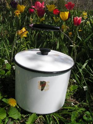 old graniteware pail with lid, original label
