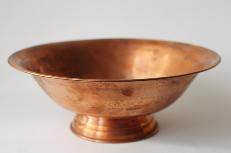 old solid copper bowl w/ tarnished patina, vintage farmhouse kitchen decor