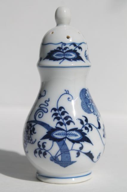 onion pattern Blue Danube china pepper pot shaker, vintage Japan