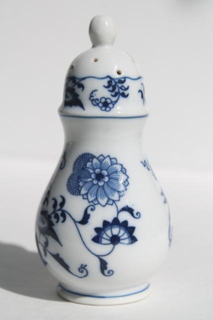 onion pattern Blue Danube china pepper pot shaker, vintage Japan