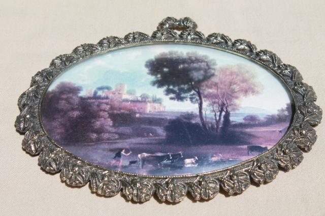 ornate gold Italian baroque frame w/ oval convex bubble glass & charming vintage pastoral print
