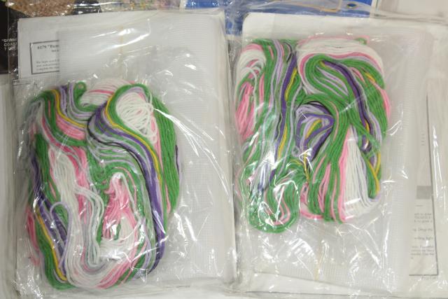 plastic canvas kits complete w/ yarn, Easter holiday decorations craft kit lot