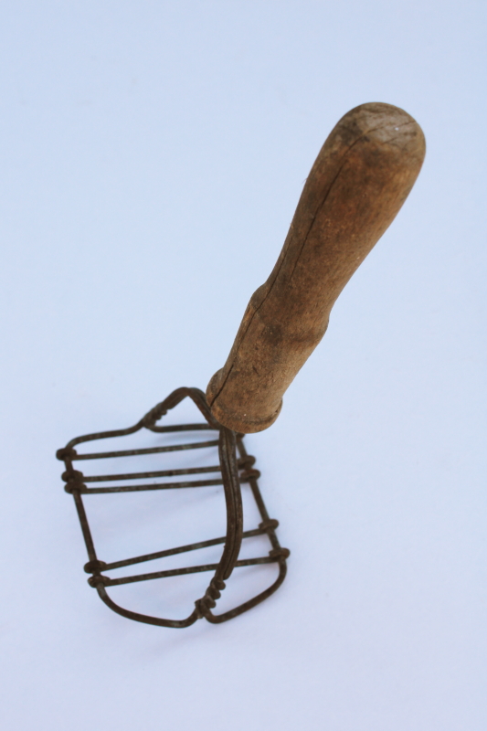 primitive old antique potato masher, wood handle wire kitchen tool, vintage farmhouse