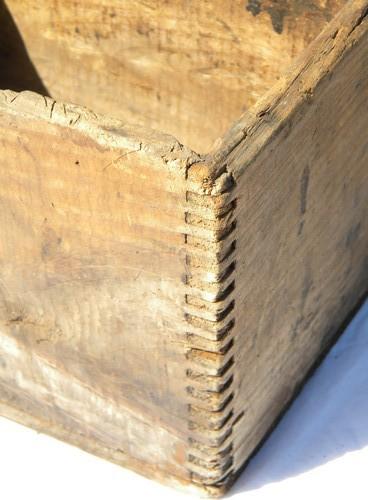 primitive old antique wood box, dovetailed/finger jointed pine