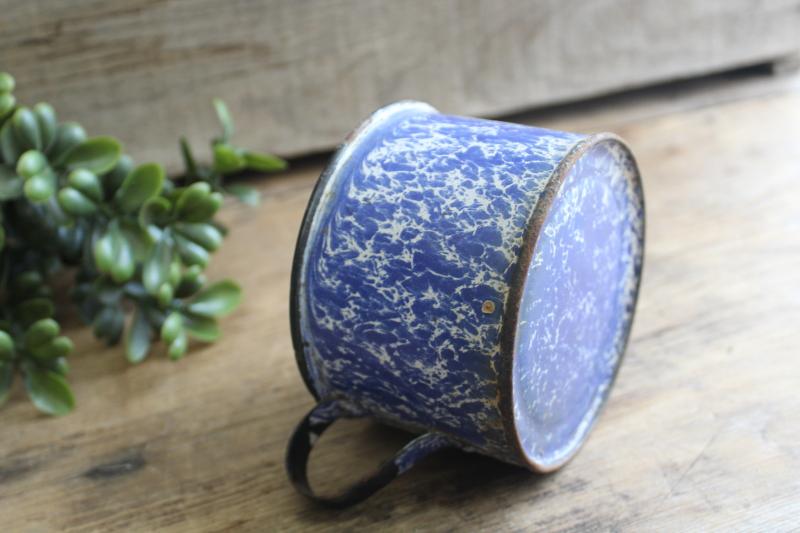 primitive old blue & white spatterware enamel ware cup, farmhouse style planter pot