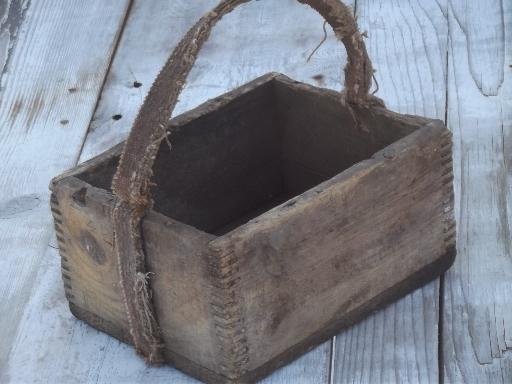 primitive old box tool tote or farm basket, vintage wood crate w/ handle