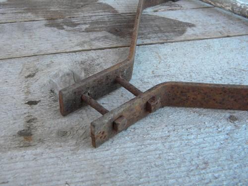 primitive old iron tongue / handle assembly for child's size farm wagon