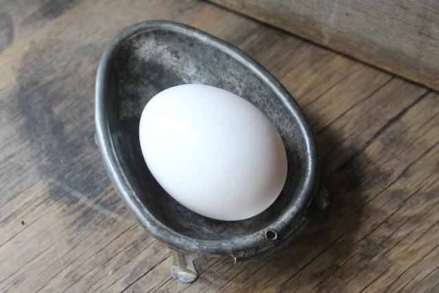 primitive old tin egg poacher, antique vintage kitchen gadget or soap dish
