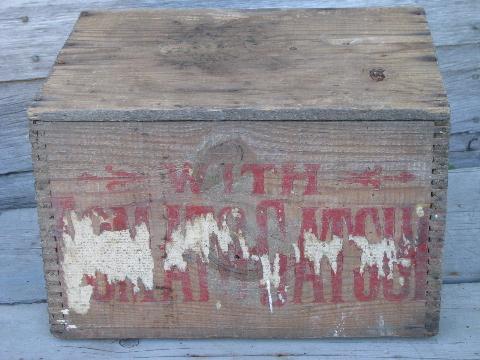 primitive old wood box for Boston Baked Beans, fingerjointed dovetails