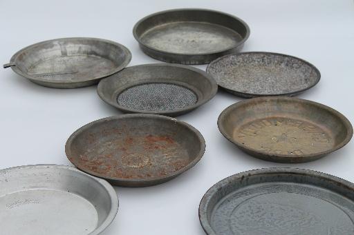 primitive vintage cake baking pans & pie plates, antique graniteware & tin pans