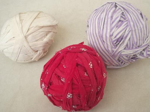 primitive vintage cotton rag balls lot, 30s & 40s prints & colors