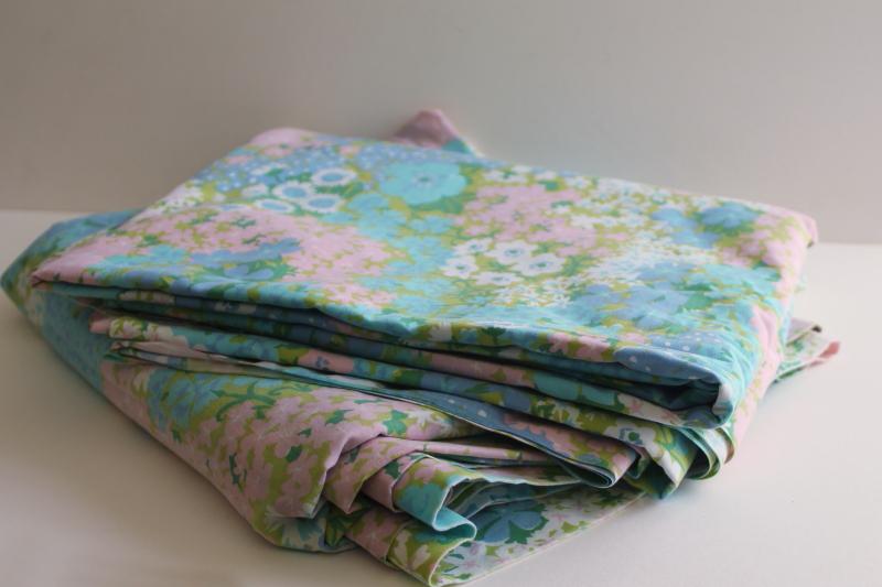 retro mod flower print bed sheets, vintage bedding aqua lavender lime green floral