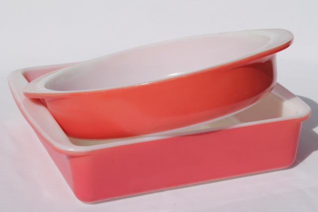 retro vintage pink Pyrex baking dishes 221 & 222 round dish, square cake pan 