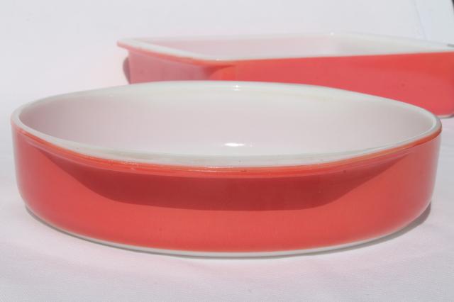 retro vintage pink Pyrex baking dishes 221 & 222 round dish, square cake pan 