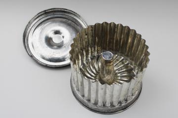round fluted tinned steel cake or steamed pudding mold w/ cover, vintage kitchenware
