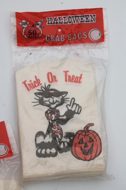 sealed vintage Halloween black cat jack-o-lantern print paper treat bags