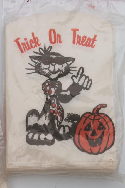 sealed vintage Halloween black cat jack-o-lantern print paper treat bags