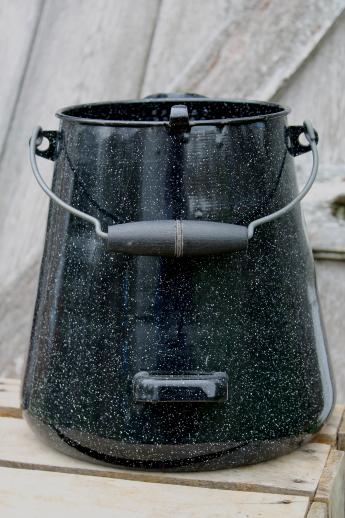 shabby old graniteware coffee pot for garden flower planter, vintage enamelware coffeepot