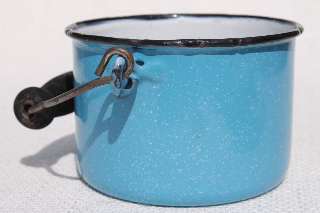 small blue enamel ware bucket w/ wood wire bail handle, primitive vintage berry pail