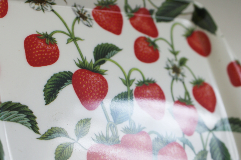 small melamine plastic tray, red and green strawberries strawberry print