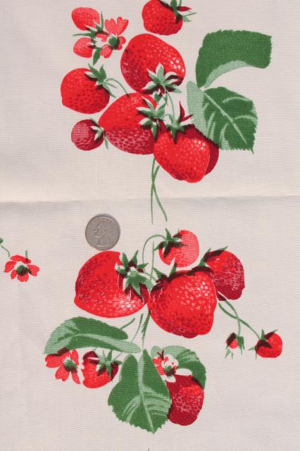 strawberries print vintage heavy cotton tablecloth Wilendur Wilendure red strawberry