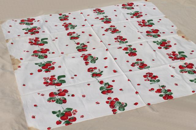 strawberries print vintage heavy cotton tablecloth Wilendur Wilendure red strawberry