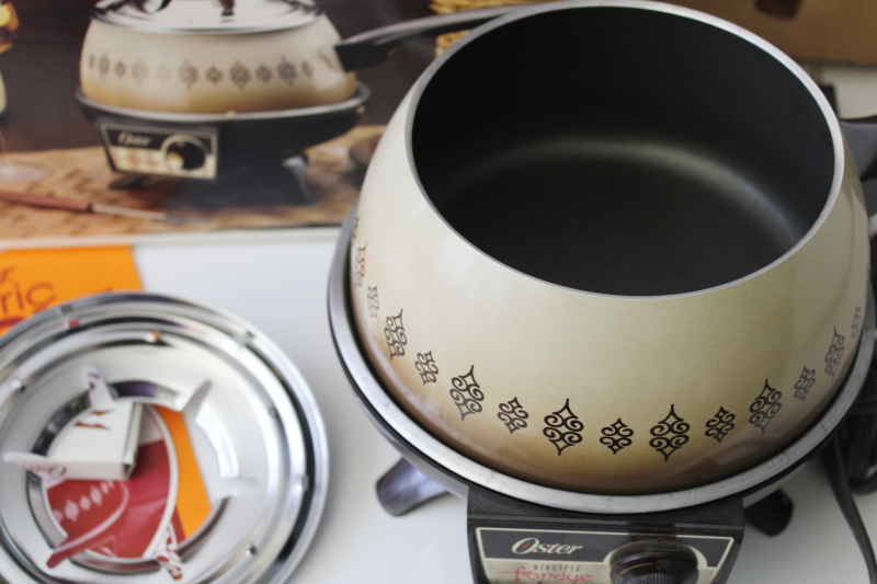 unused vintage Oster electric fondue pot w/ manual, complete set in box