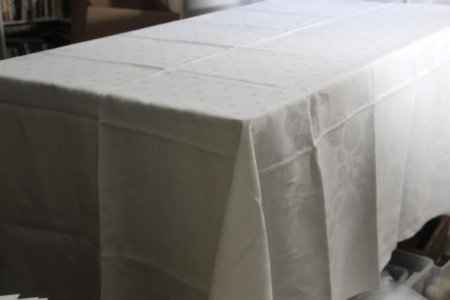 unused vintage damask tablecloth 72 x 86, pure linen woven jacquard peaches pattern