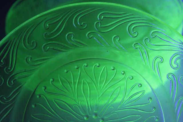 uranium glow green depression glass, vintage US Glass scroll pattern plates