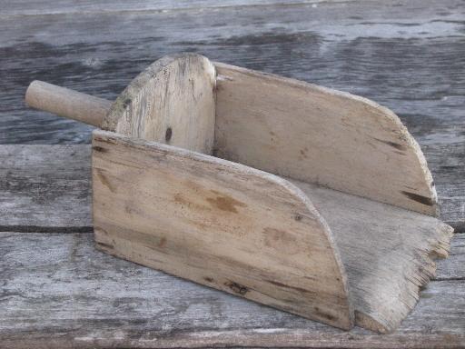 very primitive vintage farm feed bin scoop, rough old wood box w/ handle
