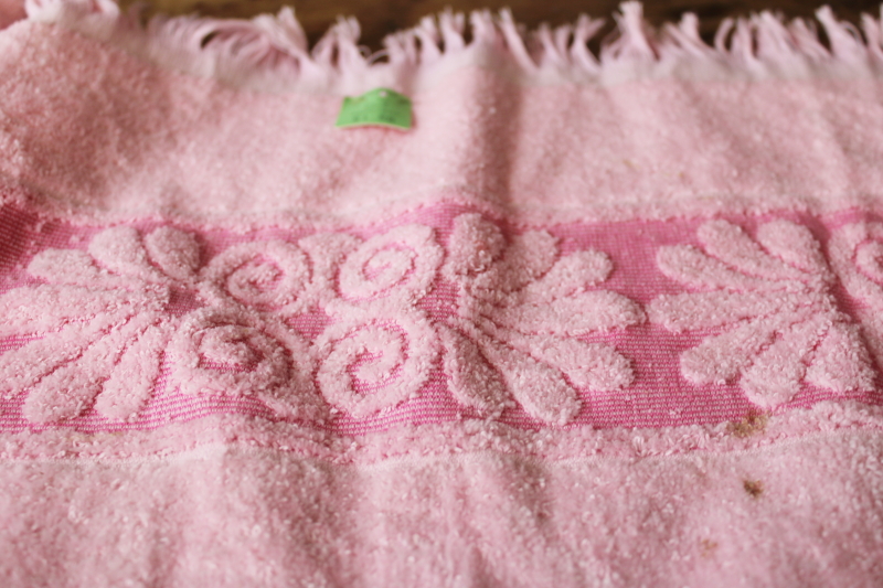vintage 70s 80s Cannon Royal Family bath towels, candy pink w/ sculptured shells