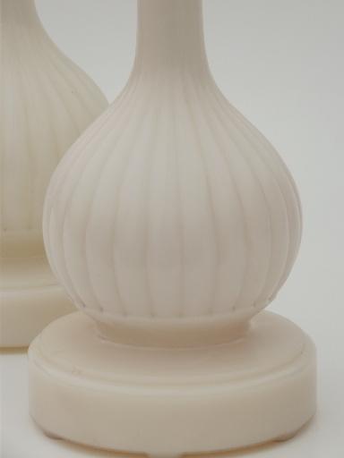 Art Deco Aladdin Alacite Milk Glass Lamp