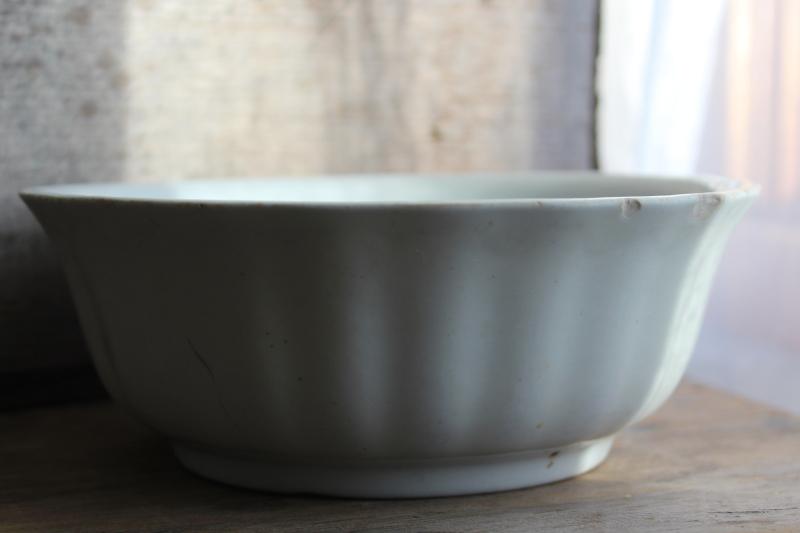 vintage Alfred Meakin Royal Ironstone china bowl w/ fluted ladyfinger shape
