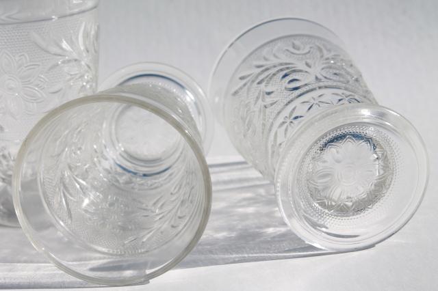 vintage Anchor Hocking clear sandwich glass daisy flower footed tumblers