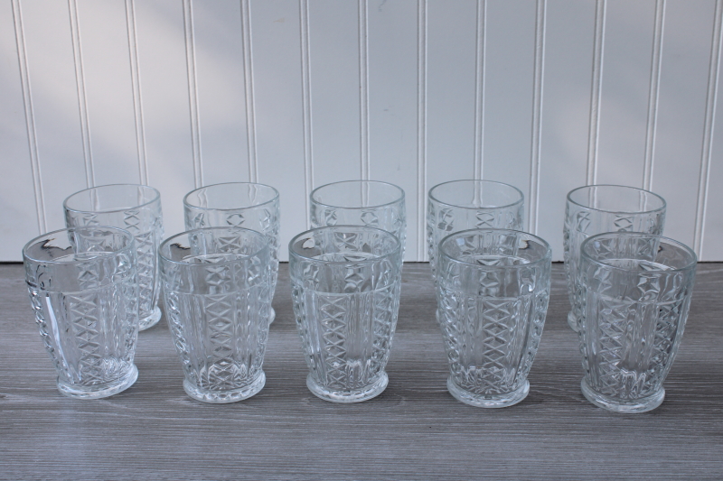 https://laurelleaffarm.com/item-photos/vintage-Anchor-Hocking-diamond-clear-pattern-tumblers-jelly-jar-drinking-glasses-Laurel-Leaf-Farm-item-no-rg071830-1.jpg