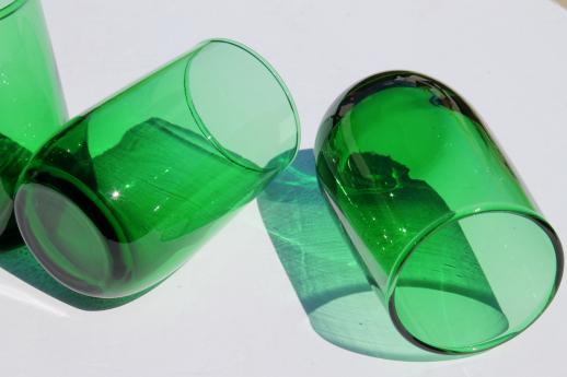 https://laurelleaffarm.com/item-photos/vintage-Anchor-Hocking-forest-green-glass-juice-glasses-set-of-8-roly-poly-tumblers-Laurel-Leaf-Farm-item-no-s9782-3.jpg