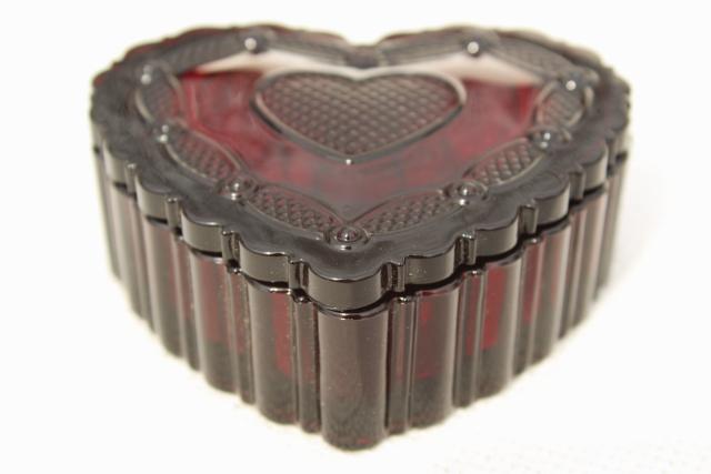 vintage Avon Cape Cod ruby red glass heart shaped trinket box for jewelry