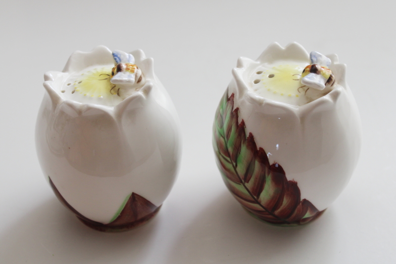 vintage Beeline Lefton china bee ware S&P shakers, hand painted ceramic bees on flowers