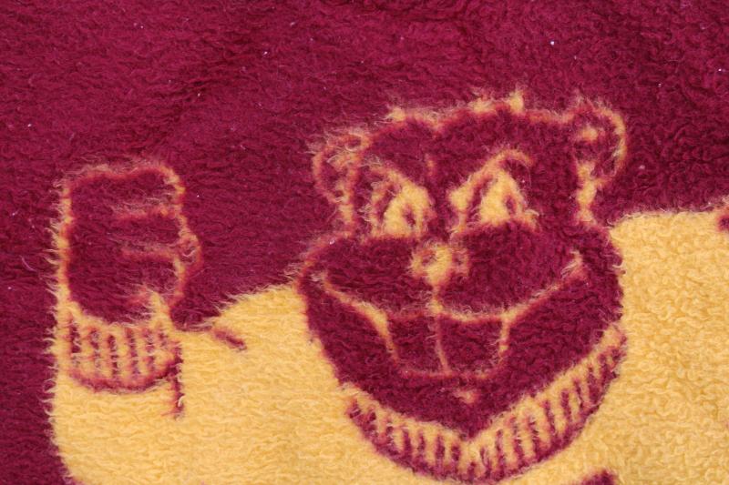 vintage Biederlack stadium blanket team colors University of Minnesota Golden Gophers