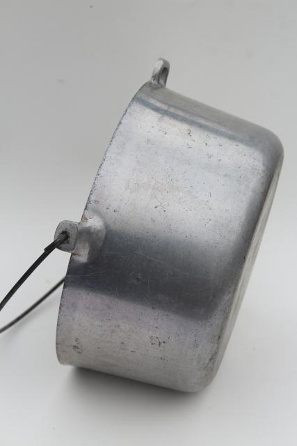 vintage Cast Rite aluminum dutch oven w/ wire bail handle, camp fire cooking pot