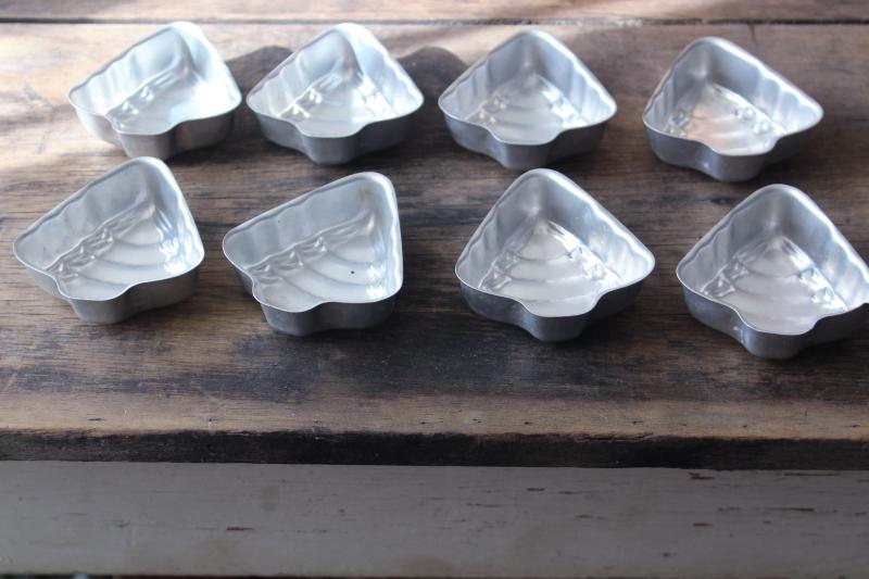 vintage Christmas tree shape baking pans or jello molds, cute for holiday cooking or decor