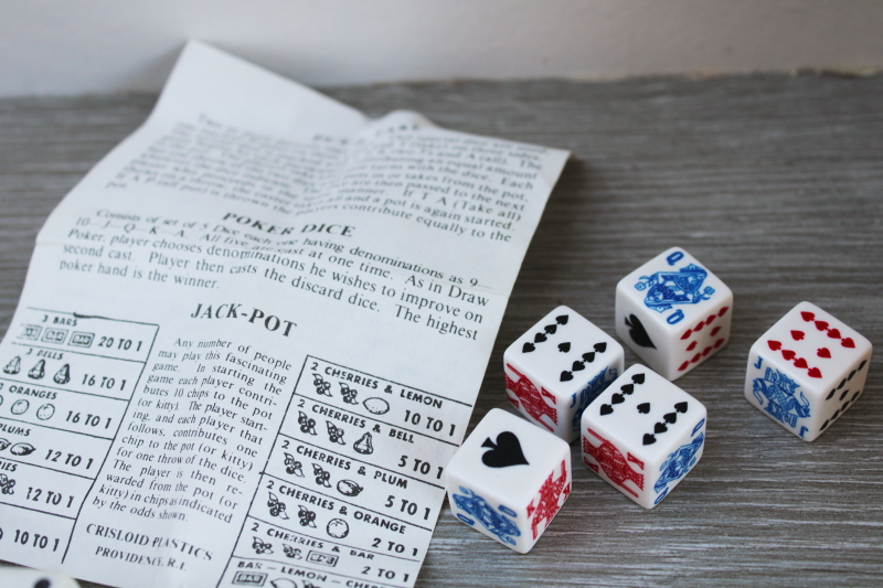 vintage Crisloid dice games complete set w/ die and instructions, unusual dice plastic cups