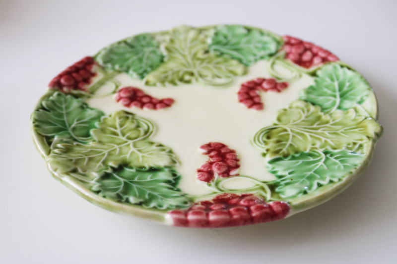 vintage Czechoslovakia ceramic plate, majolica style pottery grapes  leaves