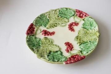 vintage Czechoslovakia ceramic plate, majolica style pottery grapes  leaves