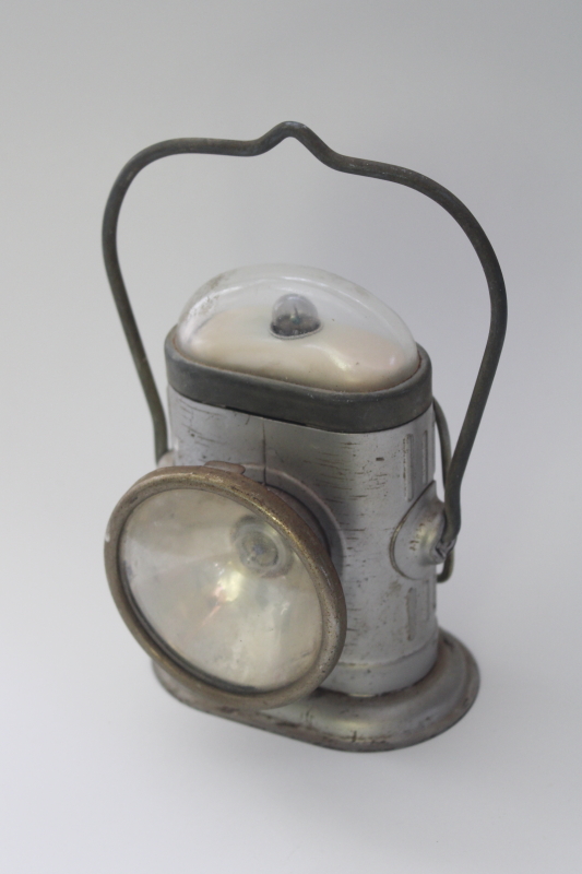 vintage Delta Electric Juniorlite battery lantern flashlight two light lamp w/ handle