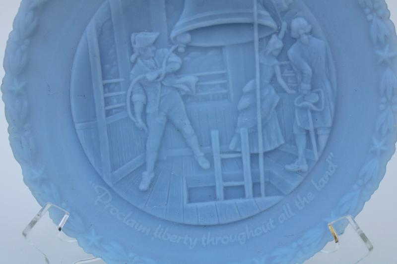 vintage Fenton bicentennial Liberty Bell plate in blue satin glass, USA patriotic historical scene