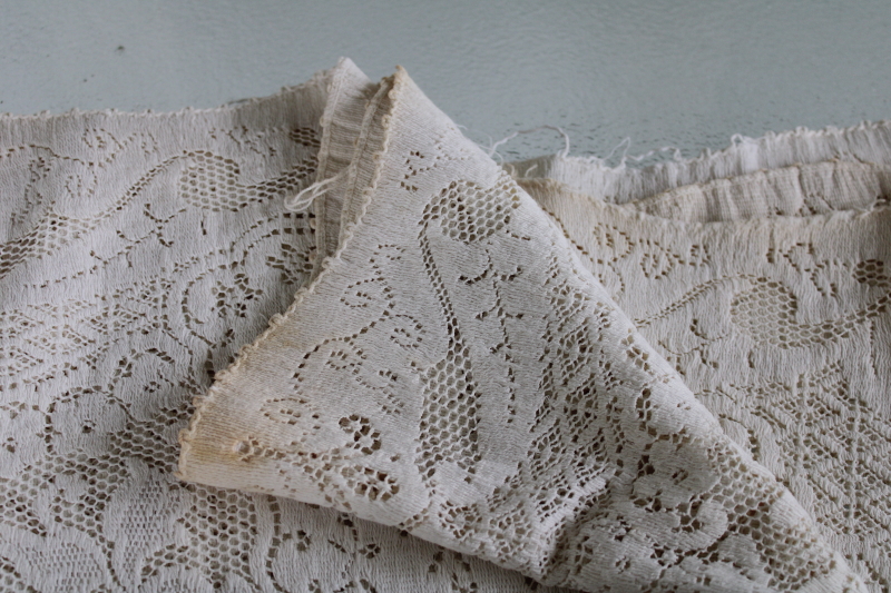 vintage Fieldcrest label cotton lace tablecloth, Quaker lace type cloth ...